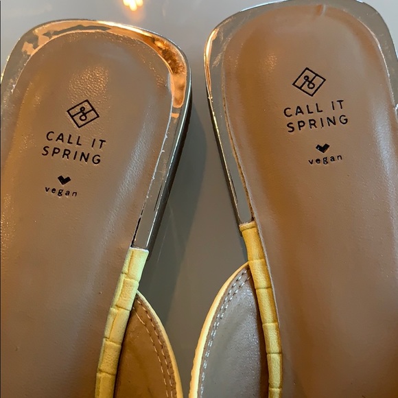 Call It Spring slide - size 7 - Picture 4 of 7